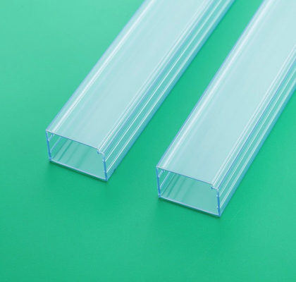 Processamento anti-estático de superfície facilitado com um alimentador de encapsulamento de IC em um tubo transparente de IC