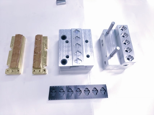 Fabricação de moldes para fita transportadora, Moldagem personalizada de fita transportadora